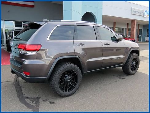 Certified 2021 Jeep Grand Cherokee Laredo w/ Security & Convenience Group AWD/4WD image 7