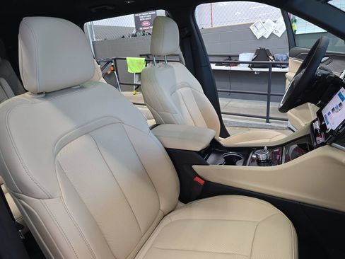 New 2026 Jeep Grand Cherokee L Limited AWD/4WD image 10