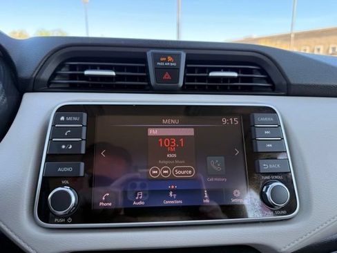 Used 2022 Nissan Versa SV FWD image 20