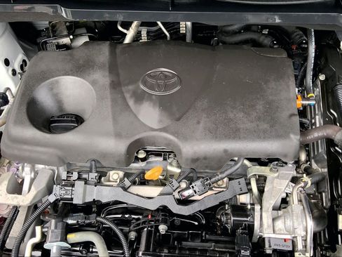 Used 2021 Toyota Sienna LE image 31