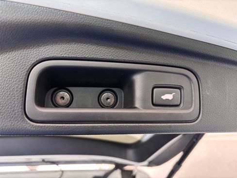 Used 2022 Honda Pilot TrailSport image 12