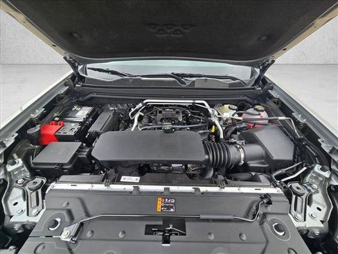New 2026 Chevrolet Colorado ZR2 w/ Technology Package AWD/4WD image 17