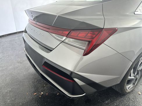 Used 2025 Hyundai Elantra SEL image 26