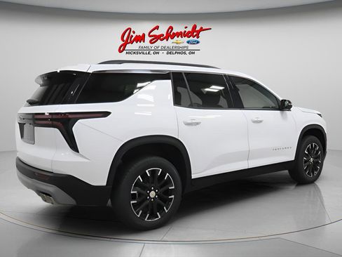 New 2026 Chevrolet Traverse LT w/ Sun and Wheel Package AWD/4WD image 6