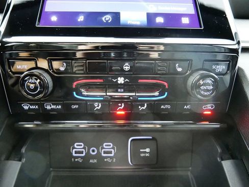 Used 2024 Jeep Grand Cherokee Altitude image 48