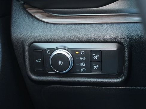 Used 2020 Ford Explorer Limited image 28