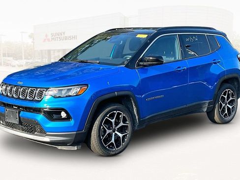 Used 2025 Jeep Compass Limited AWD/4WD image 1