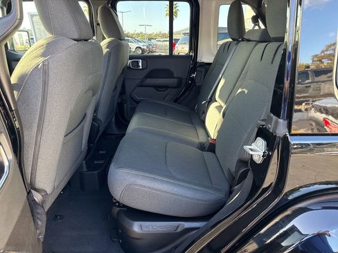 Certified 2025 Jeep Wrangler Unlimited Sahara w/ Safety Group image 16