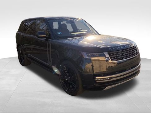 Certified 2024 Land Rover Range Rover SE image 3