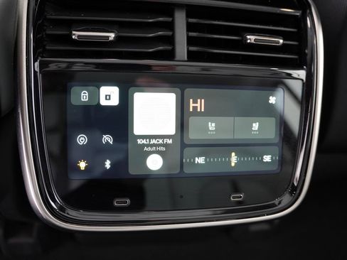 Used 2023 Rivian R1S Adventure image 20