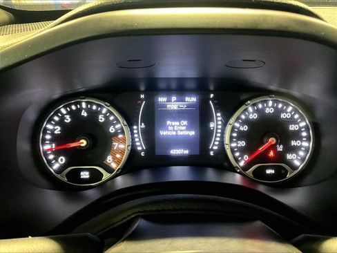 Used 2023 Jeep Renegade Latitude image 25