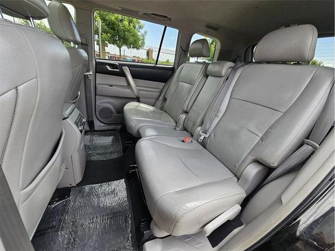 Used 2012 Toyota Highlander SE w/ Tow Pkg AWD/4WD image 18