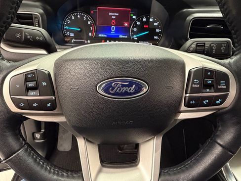 Used 2023 Ford Explorer XLT w/ Equipment Group 202A AWD/4WD image 12