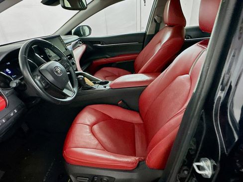 Used 2021 Toyota Camry XSE FWD image 13