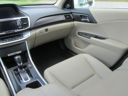 Used 2015 Honda Accord EX-L image 14