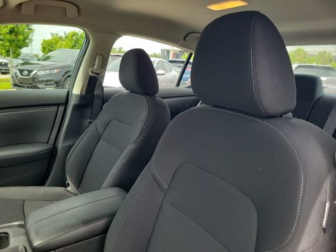 Used 2025 Nissan Sentra S FWD image 14