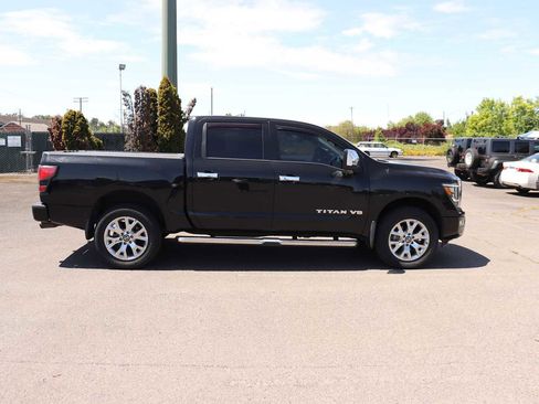 Used 2020 Nissan Titan SL w/ Moonroof Package AWD/4WD image 4