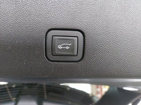 Used 2025 Cadillac Lyriq Sport image 15