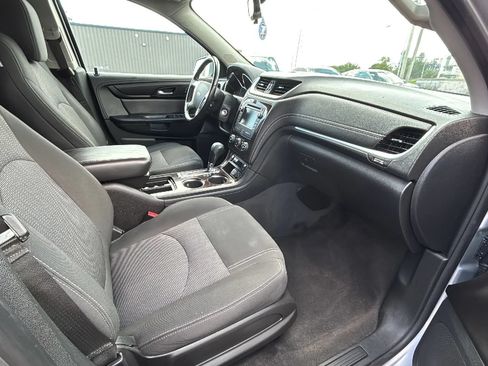 Used 2017 Chevrolet Traverse LT FWD image 17