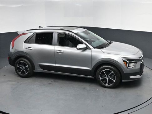 New 2026 Kia Niro EX image 14