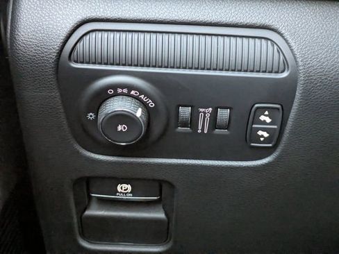 Used 2023 Jeep Grand Wagoneer 4WD w/ Convenience Group III image 31