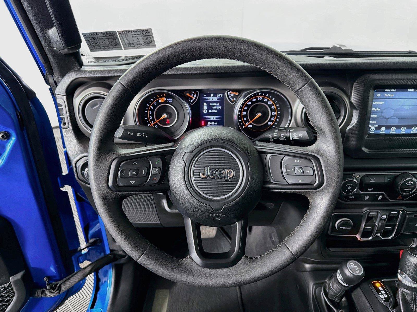 Used 2023 Jeep Wrangler Unlimited Sport AWD/4WD image 3