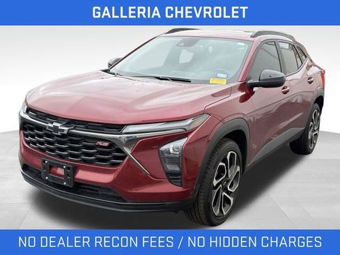 Used 2025 Chevrolet Trax RS w/ Sunroof Package image 1