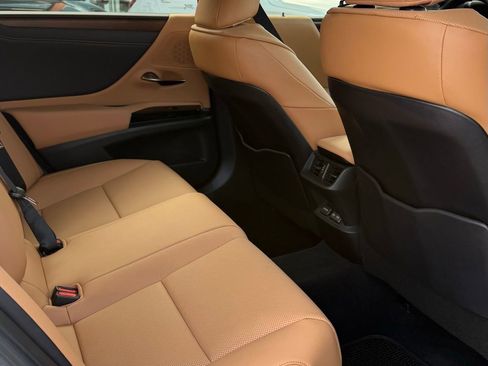 Used 2024 Lexus ES 350 w/ Premium Package image 24