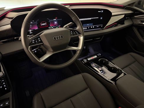 Used 2025 Audi A6 e-tron Premium Plus w/ Premium Plus RWD image 4