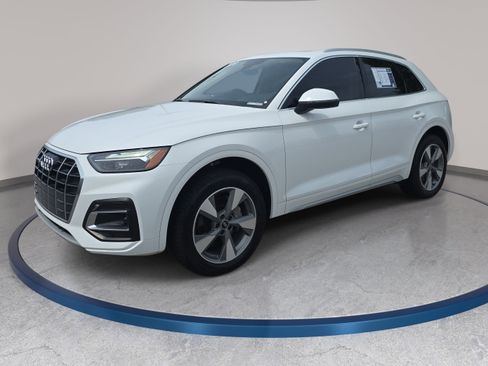 Used 2023 Audi Q5 2.0T Premium w/ Convenience Package AWD/4WD image 1