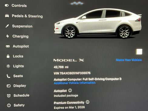 Used 2022 Tesla Model X image 16