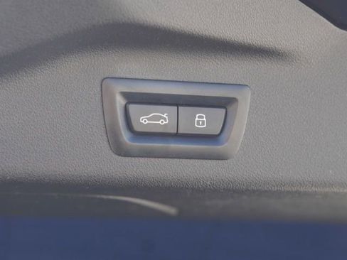 Used 2024 BMW X7 xDrive40i w/ M Sport Package image 48