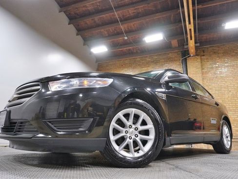 Used 2014 Ford Taurus SE image 3