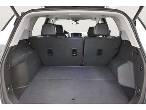 Used 2024 GMC Terrain SLT image 18