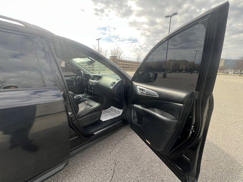 Used 2020 Nissan Pathfinder SL image 10