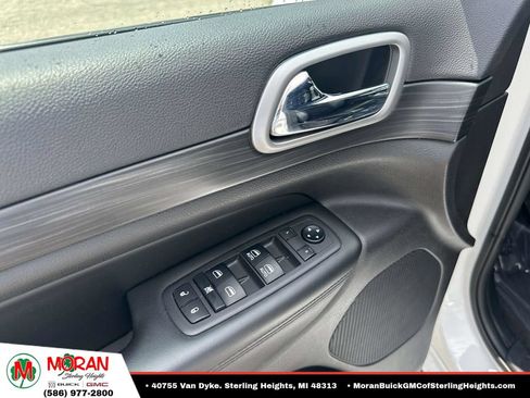 Used 2019 Jeep Grand Cherokee Altitude AWD/4WD image 17