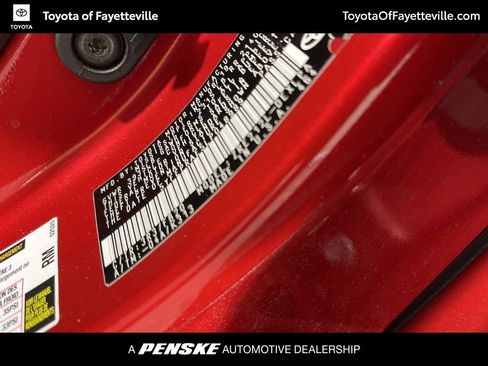 Used 2020 Toyota Corolla LE image 32