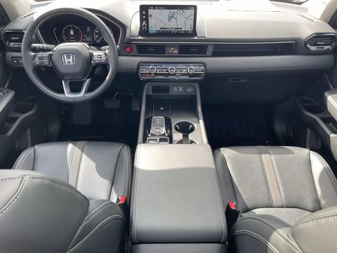 Used 2025 Honda Pilot Touring image 16