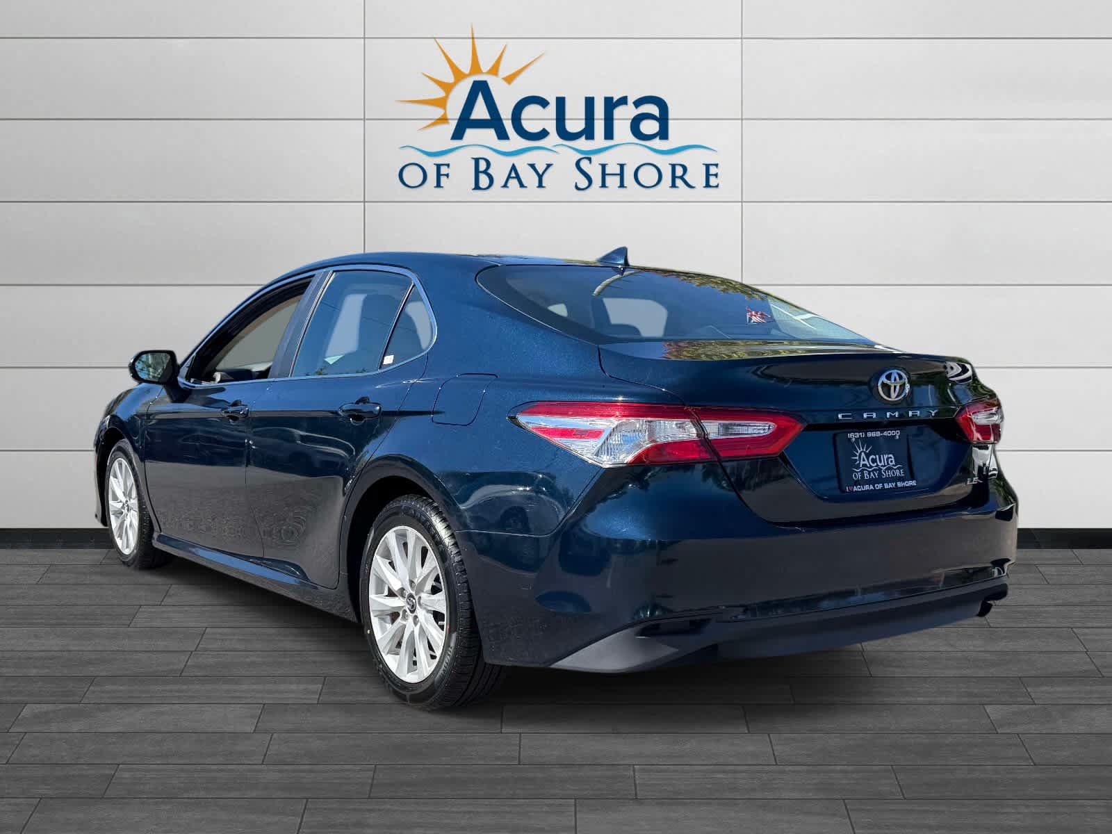 Used 2019 Toyota Camry LE FWD image 5