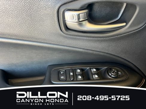 Used 2017 Jeep Compass Latitude AWD/4WD image 11