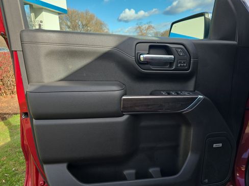 Used 2019 Chevrolet Silverado 1500 LTZ w/ LTZ Convenience Package image 17