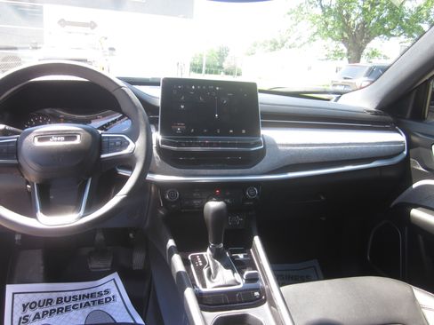 Used 2024 Jeep Compass Latitude AWD/4WD image 13