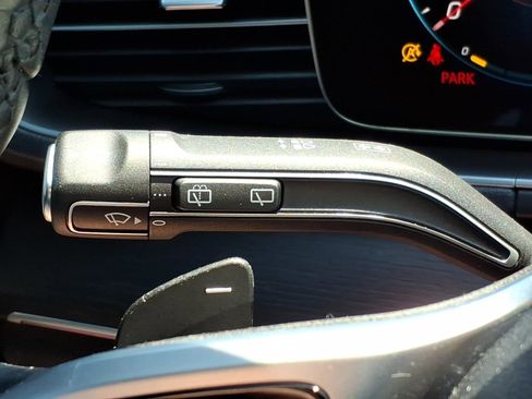 Used 2021 Mercedes-Benz GLE 350 4MATIC image 23