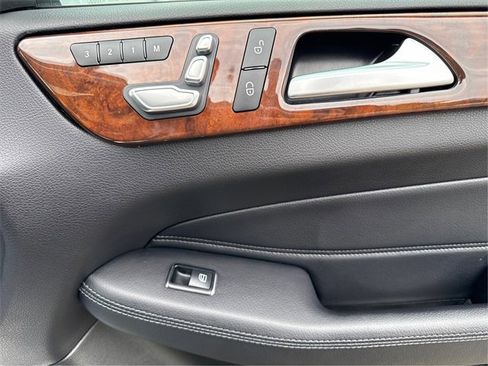 Used 2018 Mercedes-Benz GLS 450 4MATIC image 25