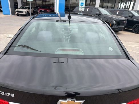 Used 2013 Chevrolet Cruze LS image 6