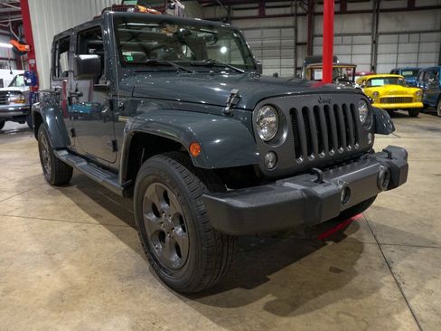Used 2017 Jeep Wrangler Unlimited Sport AWD/4WD image 12