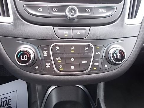 Used 2023 Chevrolet Malibu LT image 19