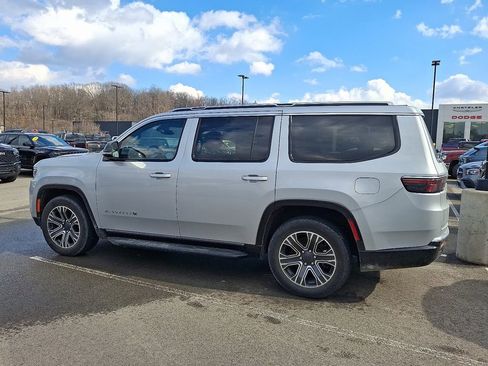 Used 2024 Jeep Wagoneer Series II image 4