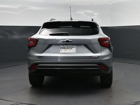 New 2026 Chevrolet Trax RS w/ Sunroof Package FWD image 6