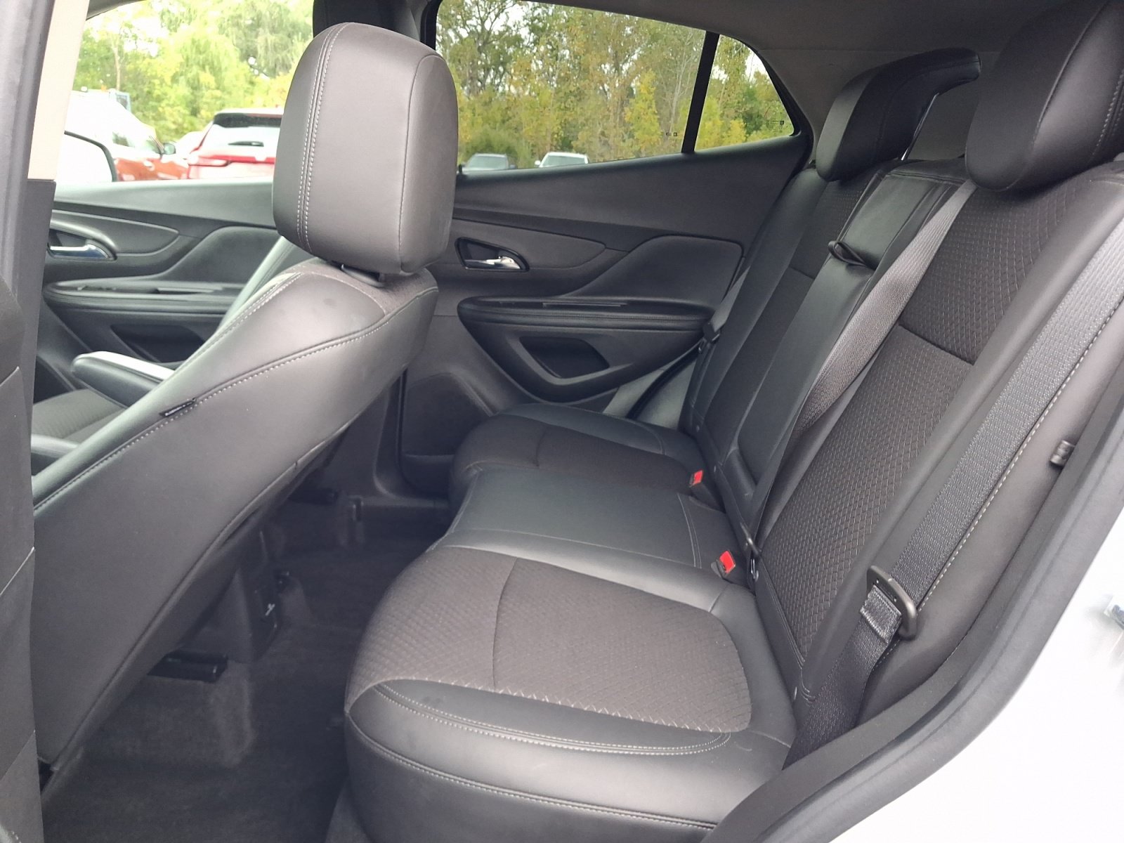 Used 2020 Buick Encore Preferred w/ Safety Package FWD image 18